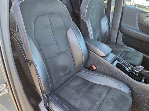 Used 2020 Volvo XC40 T5 R-Design image 23