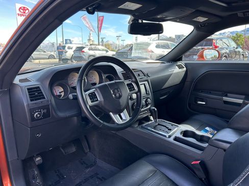 Used 2011 Dodge Challenger R/T image 10