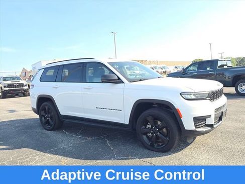 Used 2023 Jeep Grand Cherokee L Laredo AWD/4WD image 2