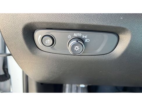 Used 2023 Chevrolet Traverse LT AWD/4WD image 23