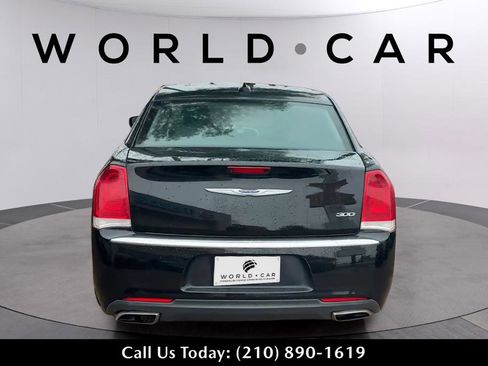Used 2020 Chrysler 300 Limited image 6