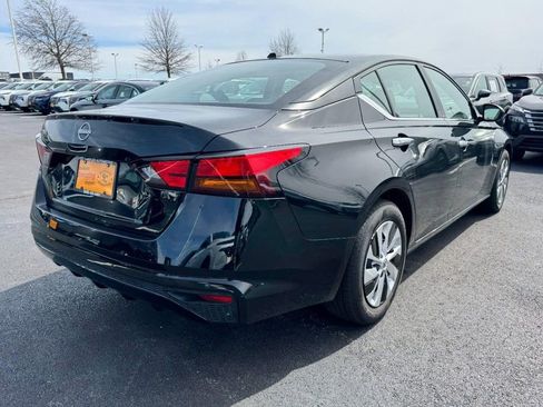 Used 2025 Nissan Altima 2.5 S image 3