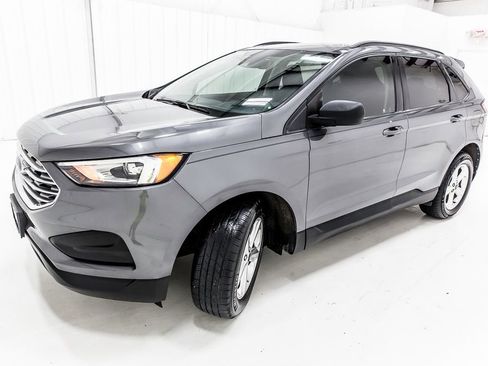 Used 2022 Ford Edge SE image 2