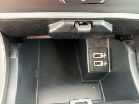 Used 2020 Ford Edge SE image 17