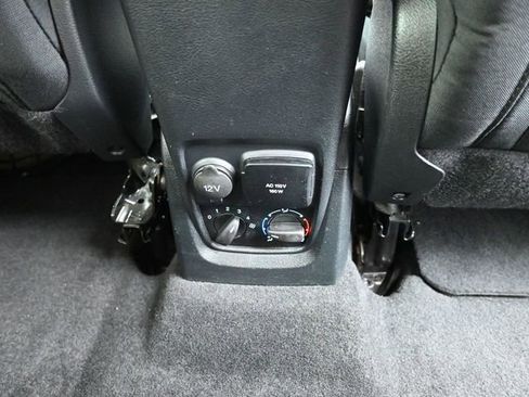 Used 2021 Ford Transit Connect XLT image 34