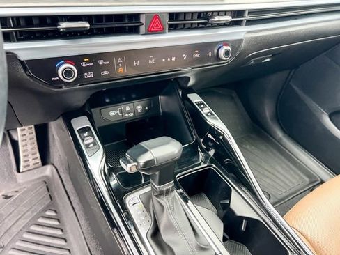 Used 2024 Kia Sorento SX Prestige w/ Olive Brown Leather Package image 22