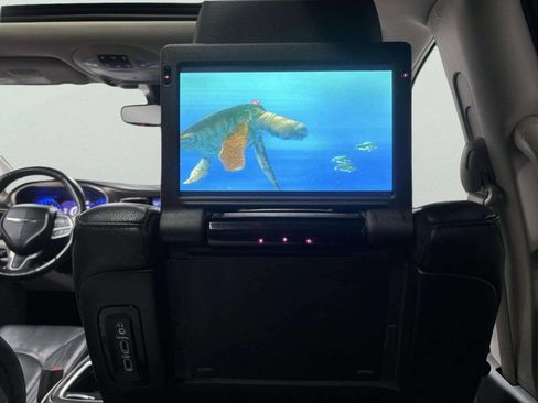 Used 2019 Chrysler Pacifica Touring-L Plus w/ Advanced Safetytec Group image 27