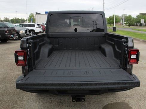 New 2025 Jeep Gladiator Willys image 5