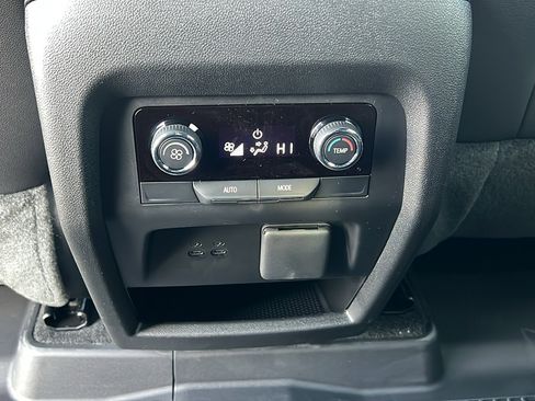 New 2026 Chevrolet Traverse Z71 w/ Enhanced Driving Package image 17