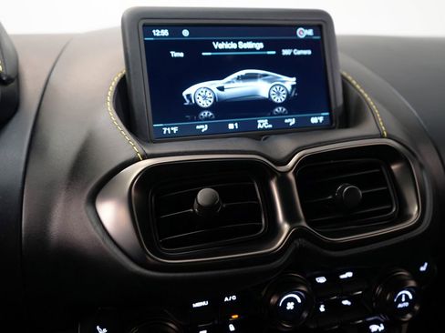 Used 2023 Aston Martin V8 Vantage Coupe image 18