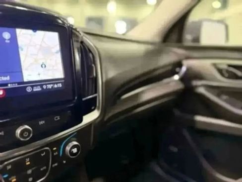 Used 2021 Chevrolet Traverse LT w/ LT Premium Package image 22