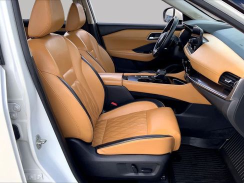 Used 2021 Nissan Rogue Platinum FWD image 9