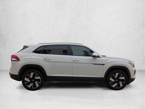 Used 2024 Volkswagen Atlas Cross Sport SE w/ Panoramic Sunroof Package AWD/4WD image 4