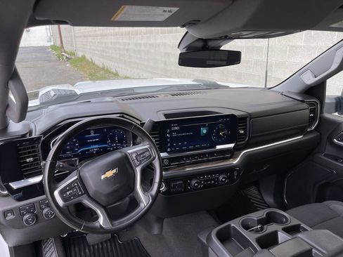 Used 2024 Chevrolet Silverado 2500 LT w/ Convenience Package AWD/4WD image 15