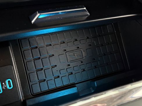 Used 2024 Ford Expedition Max XLT image 30