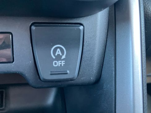 Used 2020 Toyota RAV4 LE w/ All Weather Liner Package AWD/4WD image 24