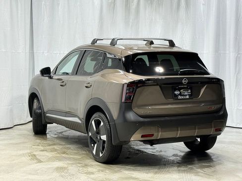 Certified 2025 Nissan Kicks SR image 4