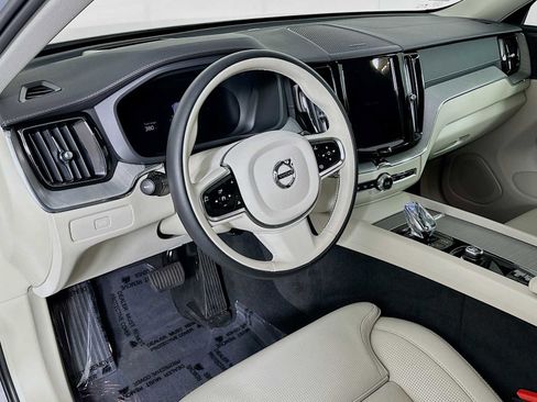 Used 2025 Volvo XC60 B5 Ultra w/ Protection Package Premier image 9