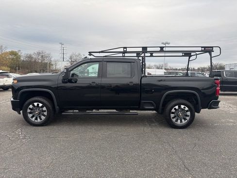 Used 2021 Chevrolet Silverado 2500 Custom w/ Custom Convenience Package image 3