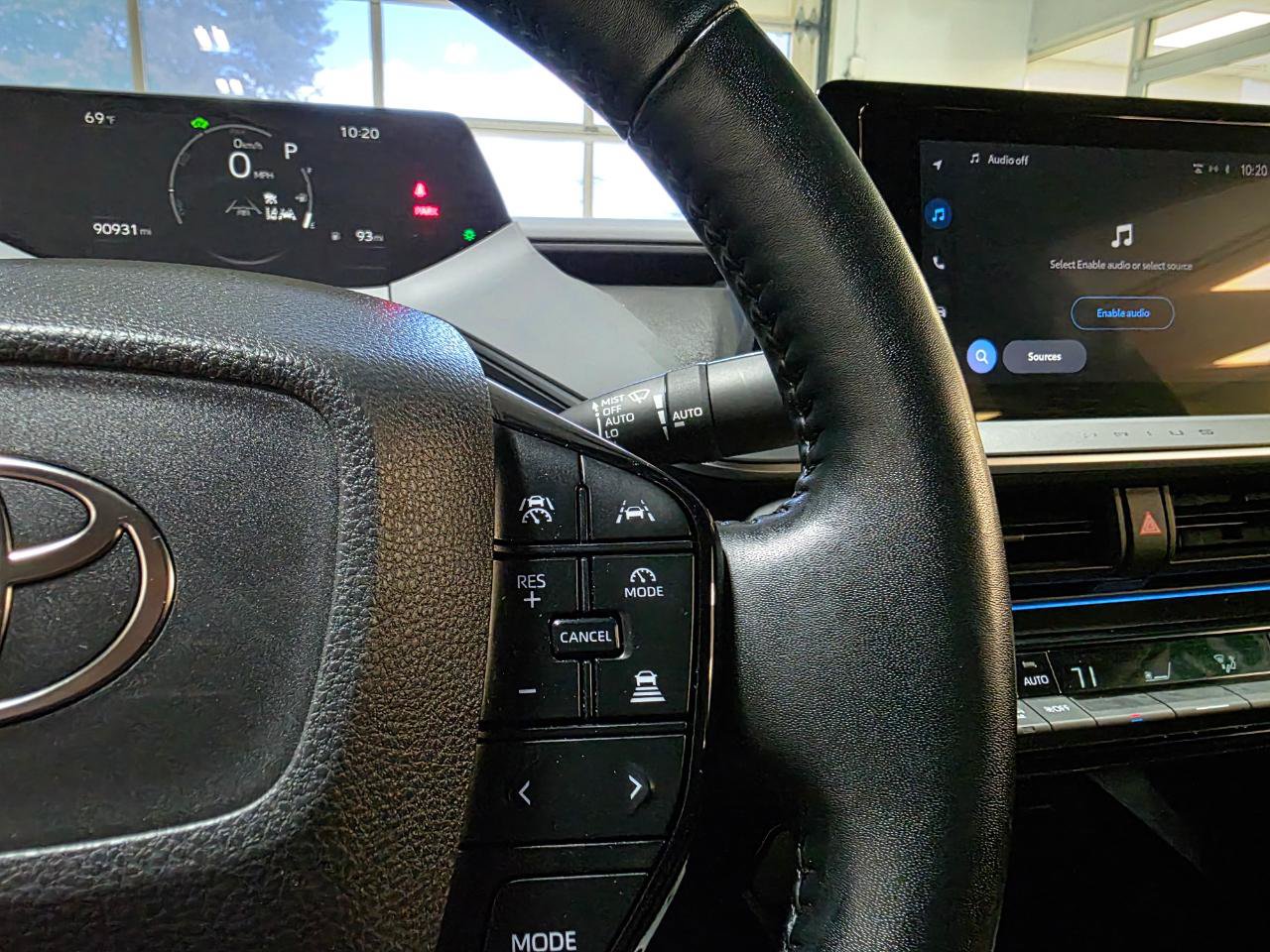 Used 2023 Toyota Prius XLE AWD/4WD image 30