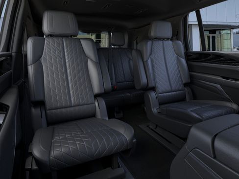 New 2025 Cadillac Escalade IQ Luxury 1 w/ Smart Trailering package image 18