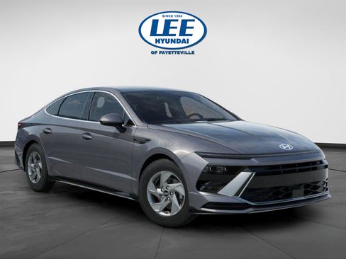 Used 2026 Hyundai Sonata SE FWD image 1