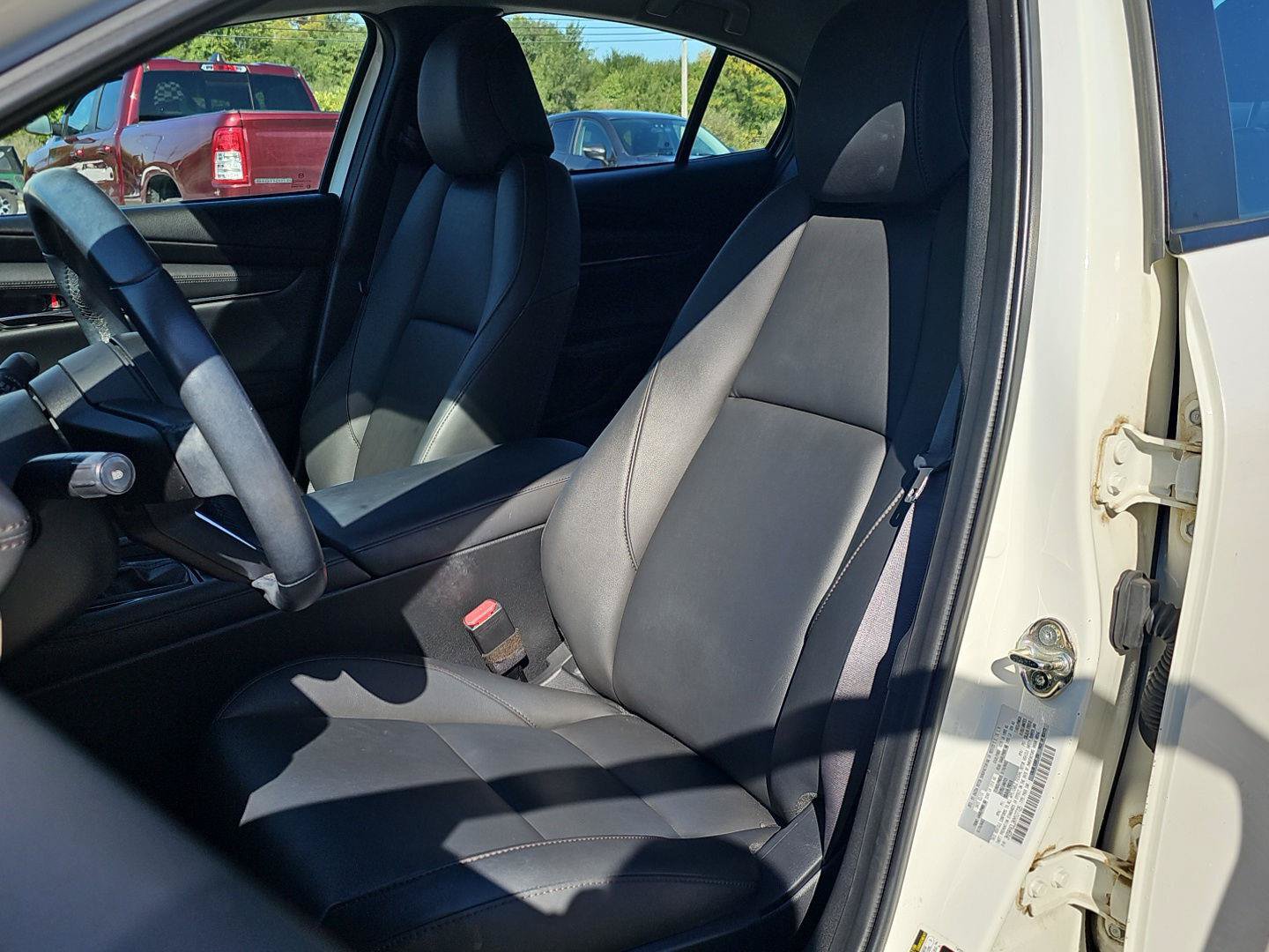 Used 2019 MAZDA MAZDA3 Sedan w/ Preferred Package FWD image 18