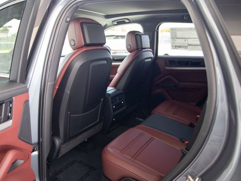 New 2026 Porsche Cayenne S AWD/4WD image 18