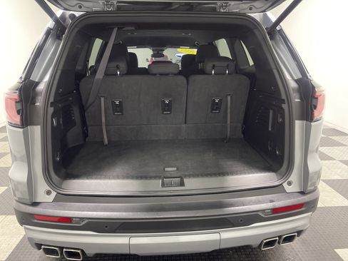 Used 2025 GMC Acadia Elevation image 18