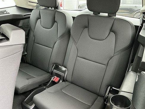 New 2026 Volvo XC90 B5 Core AWD/4WD image 13