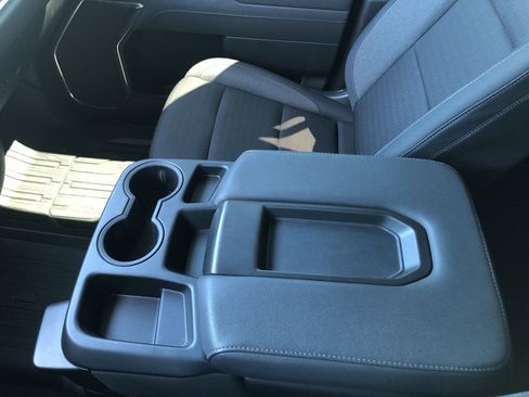 Used 2025 GMC Sierra 1500 Elevation image 25