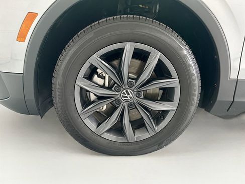 Used 2023 Volkswagen Tiguan SE FWD image 28