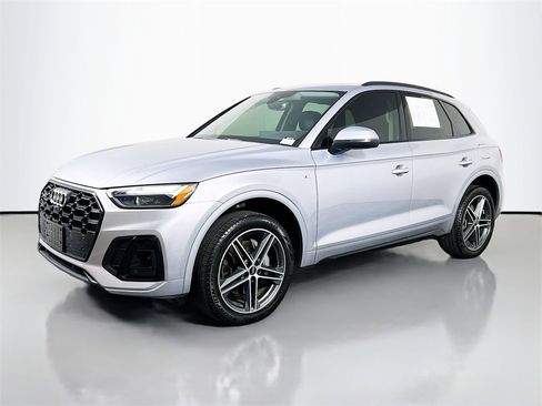 Used 2023 Audi Q5 e Premium Plus w/ Premium Plus Package image 3