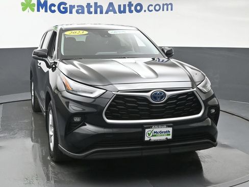 Used 2023 Toyota Highlander LE AWD/4WD image 5