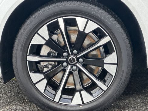 New 2026 Volvo XC60 T8 Plus w/ Climate Package AWD/4WD image 11