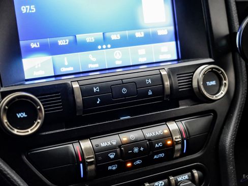 Used 2022 Ford Mustang Shelby GT500 w/ Carbon Fiber Track Pack image 53