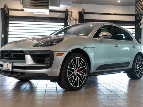Certified 2023 Porsche Macan S AWD/4WD image 1