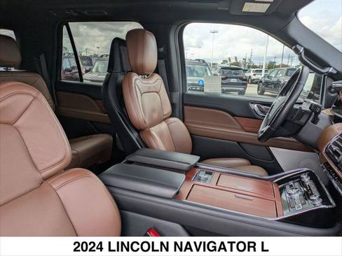 Used 2024 Lincoln Navigator L Reserve AWD/4WD image 24