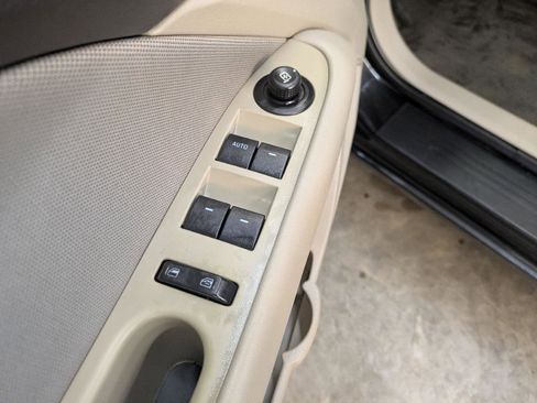 Used 2011 Ford Fusion SE w/ 202A Rapid Spec Order Code FWD image 19
