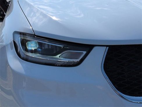 New 2026 Chrysler Pacifica Select image 9