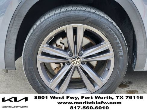 Used 2021 Volkswagen Atlas Cross Sport SE w/ Panoramic Sunroof Package FWD image 9