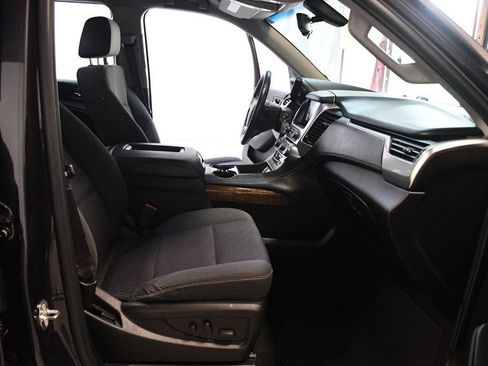 Used 2017 Chevrolet Suburban LS RWD image 29