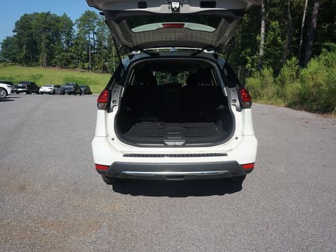 Used 2019 Nissan Rogue S w/ Special Edition Package FWD image 12