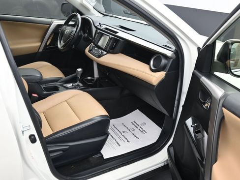 Used 2016 Toyota RAV4 Limited image 14