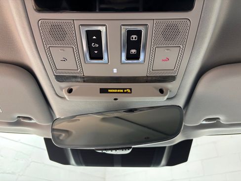 Used 2025 Land Rover Defender 110 S AWD/4WD image 12