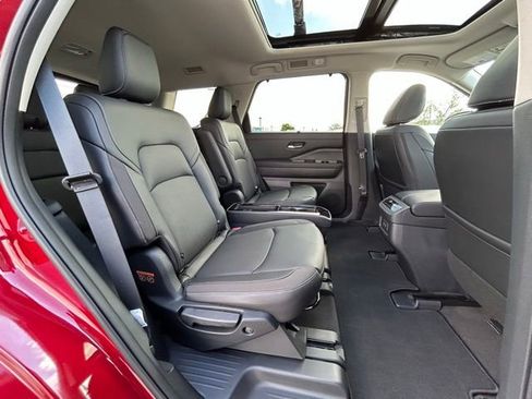 New 2026 Nissan Pathfinder SL w/ SL Premium Package AWD/4WD image 43