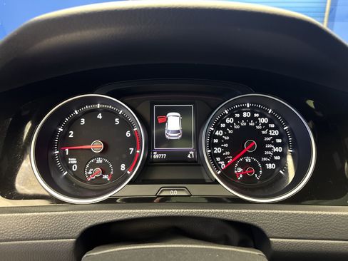 Used 2019 Volkswagen GTI SE FWD image 18