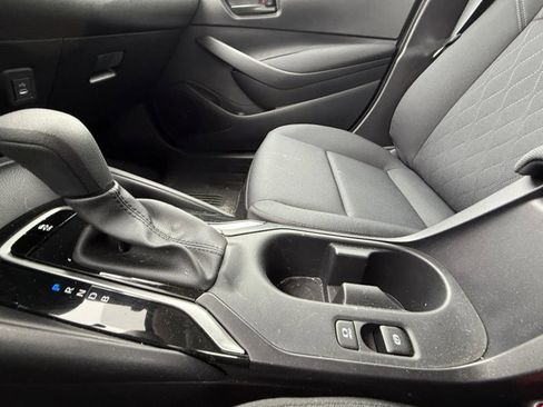 Used 2025 Toyota Corolla LE image 21