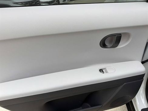 New 2026 Hyundai Ioniq 5 SE RWD image 9