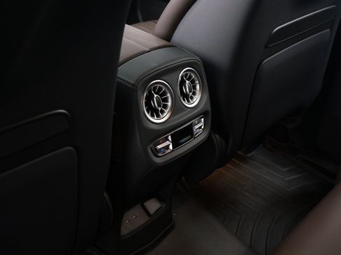 Used 2026 Mercedes-Benz G 63 AMG 4MATIC image 32